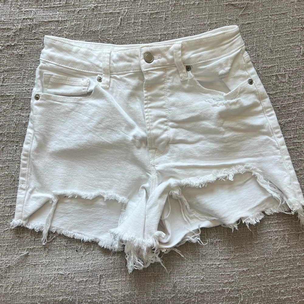 Good American White button down jean shorts Sz 6/28